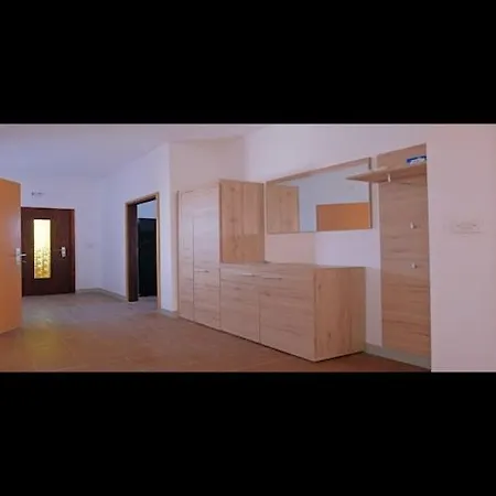 דירה Stella - Three Bedroom With Balcony