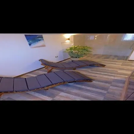 Apartman Stella - Three Bedroom With Balcony Póla