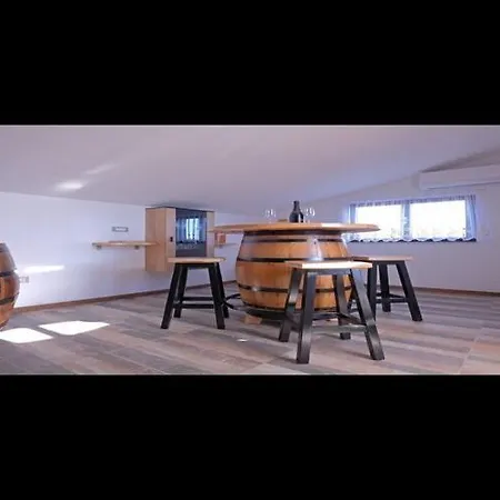 Stella - Three Bedroom With Balcony