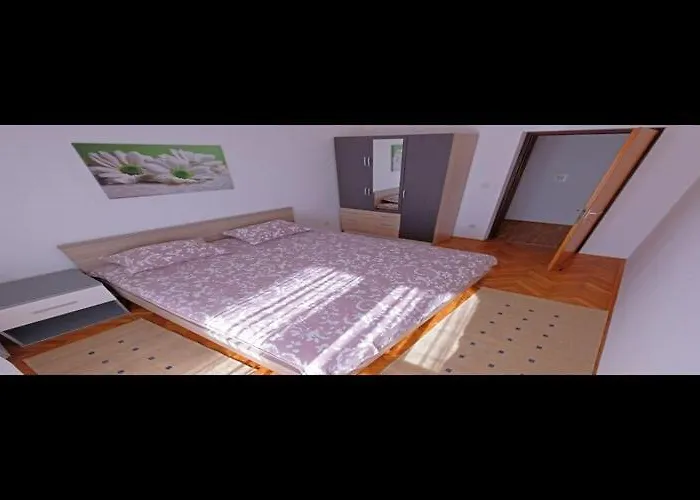 Apartman Stella - Three Bedroom With Balcony