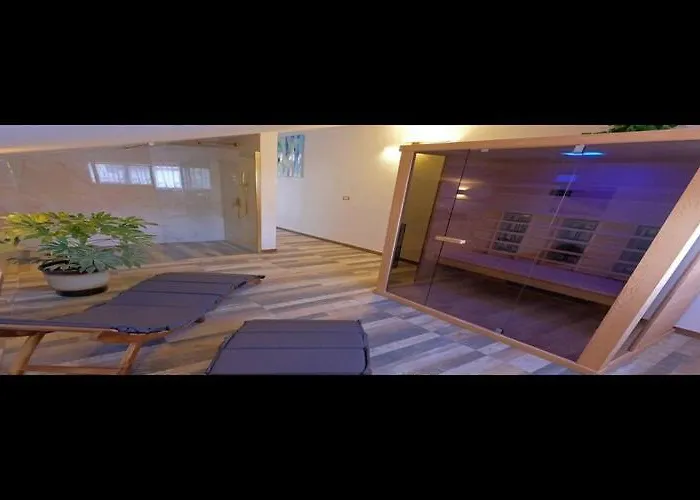 Stella - Three Bedroom With Balcony Póla