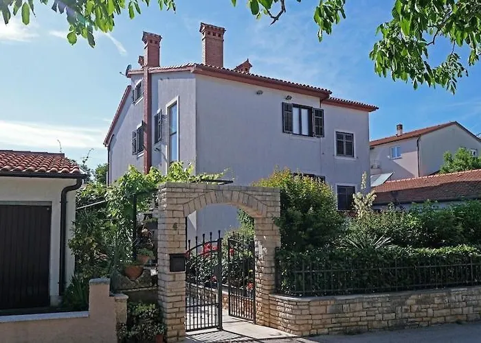 Stella - Three Bedroom With Balcony Apartman