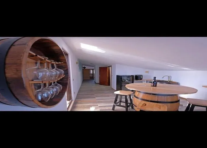 Stella - Three Bedroom With Balcony Apartman Póla