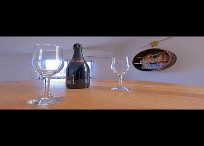 Apartman Stella - Three Bedroom With Balcony Póla