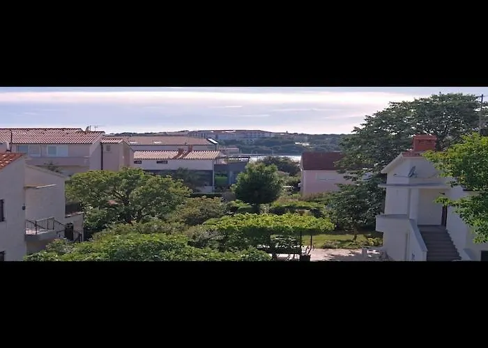 Apartman Stella - Three Bedroom With Balcony