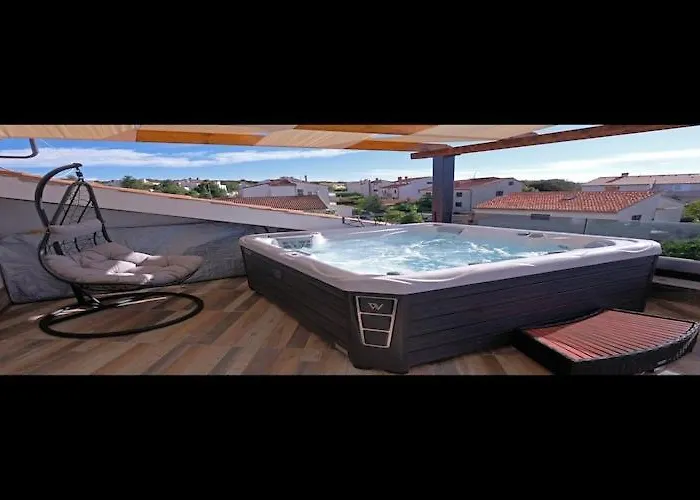 Stella - Three Bedroom With Balcony Apartman