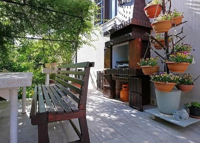 Apartman Stella - Three Bedroom With Balcony Póla